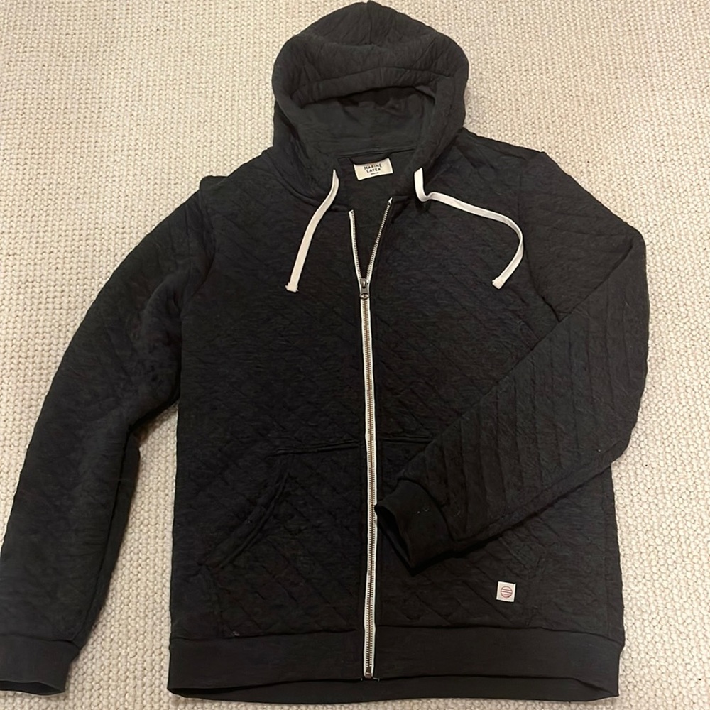 Marine Layer charcoal grey quilted zip up hoodie sweatshirt. Men’s size Medium.